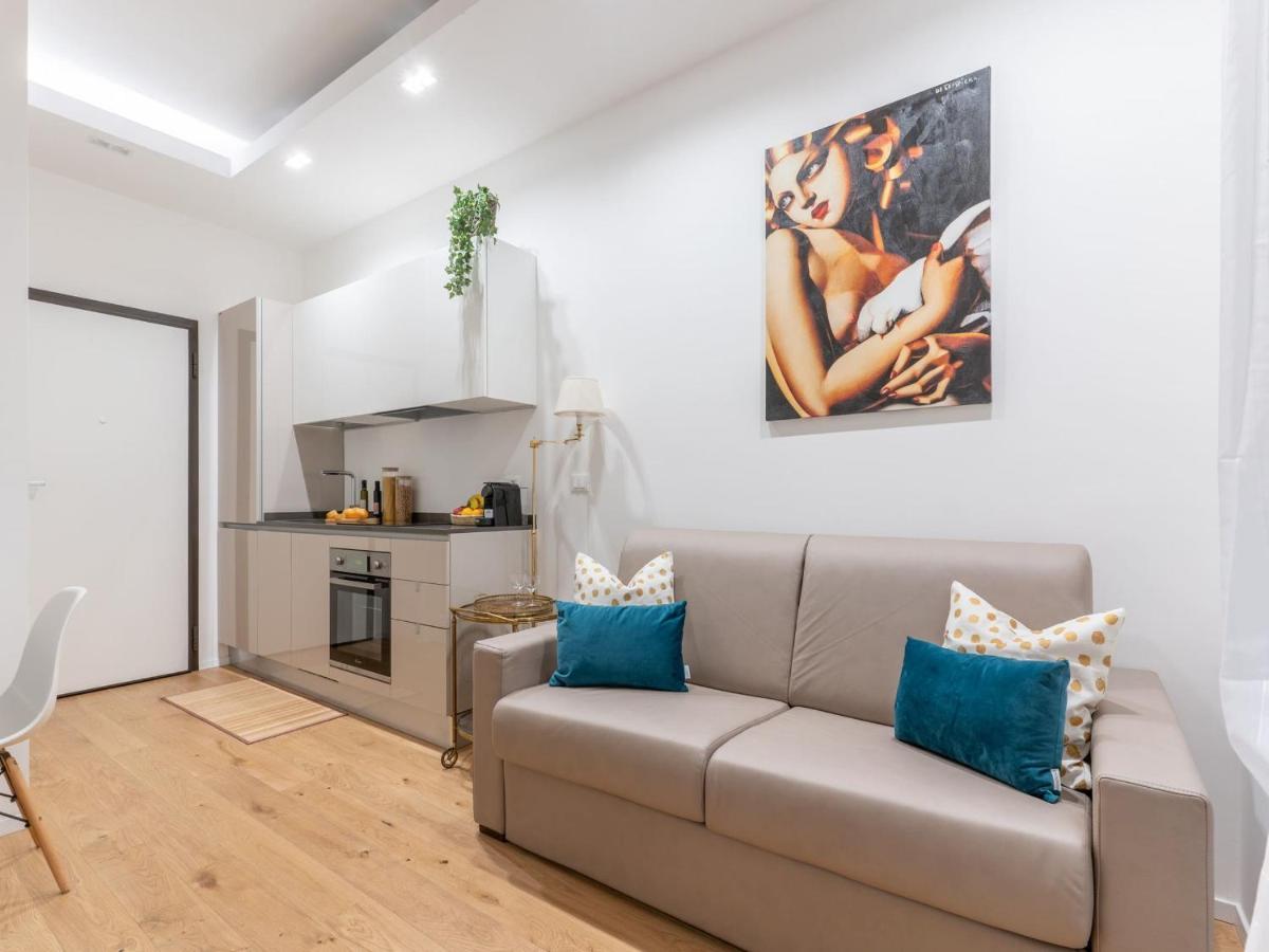 The Best Rent - Gorgeous One-Bedroom Apartment In Ticinese Milão Exterior foto