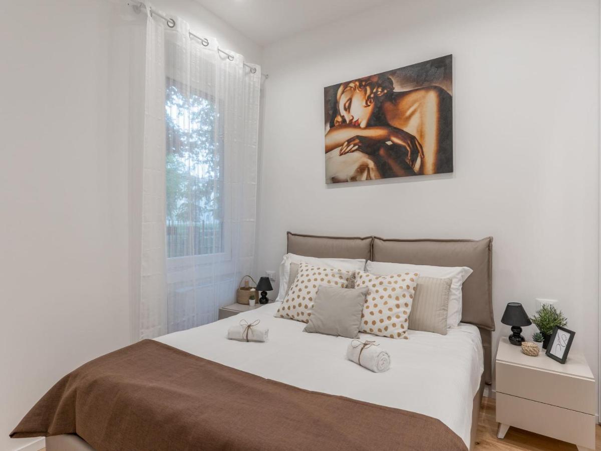 The Best Rent - Gorgeous One-Bedroom Apartment In Ticinese Milão Exterior foto