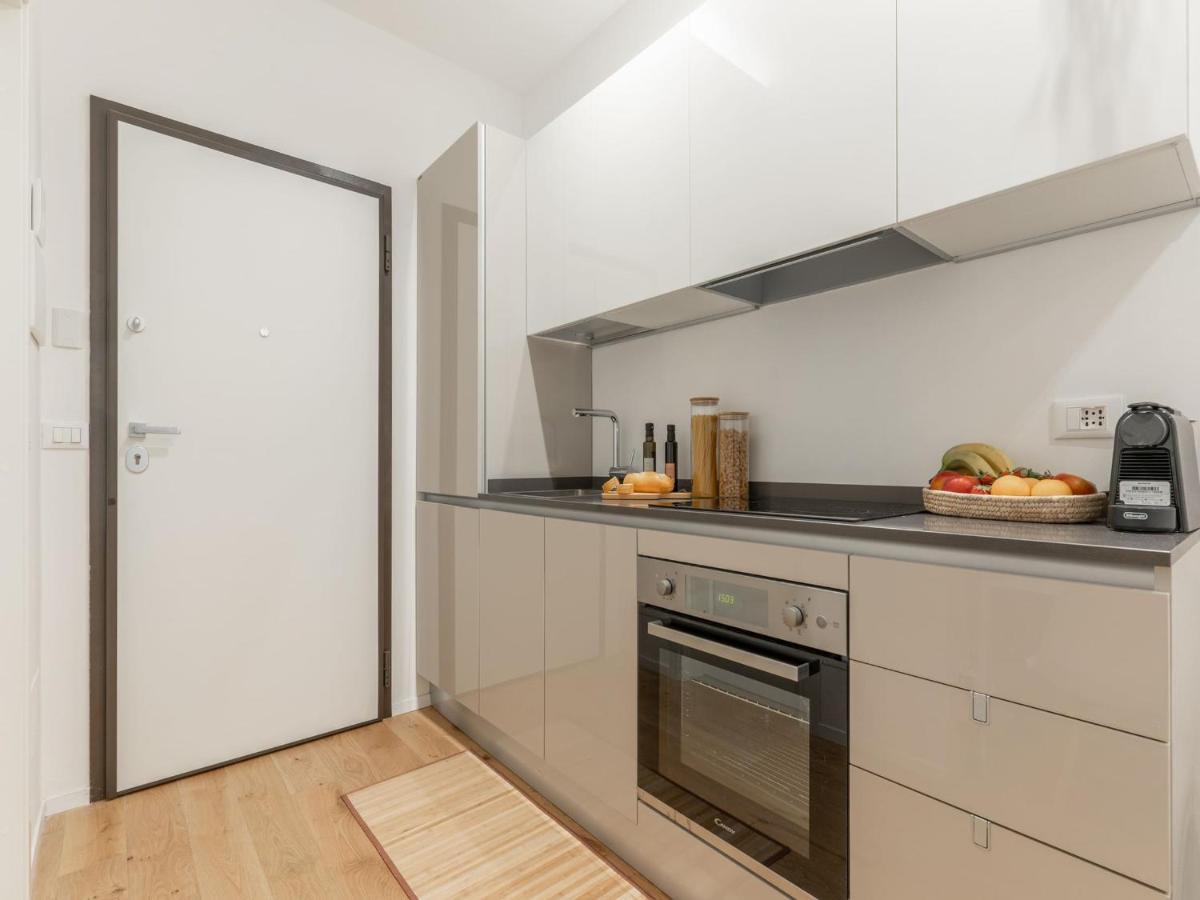 The Best Rent - Gorgeous One-Bedroom Apartment In Ticinese Milão Exterior foto